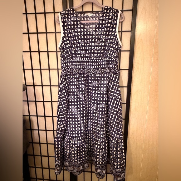 crown & ivy Dresses & Skirts - Crown & Ivy Navy and White Geometric Dress